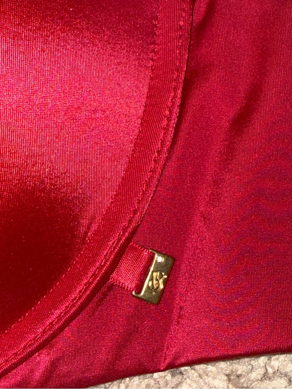 Victoria's Secret Very Sexy Red Satin Push-Up Bra - Picture 2 of 4
